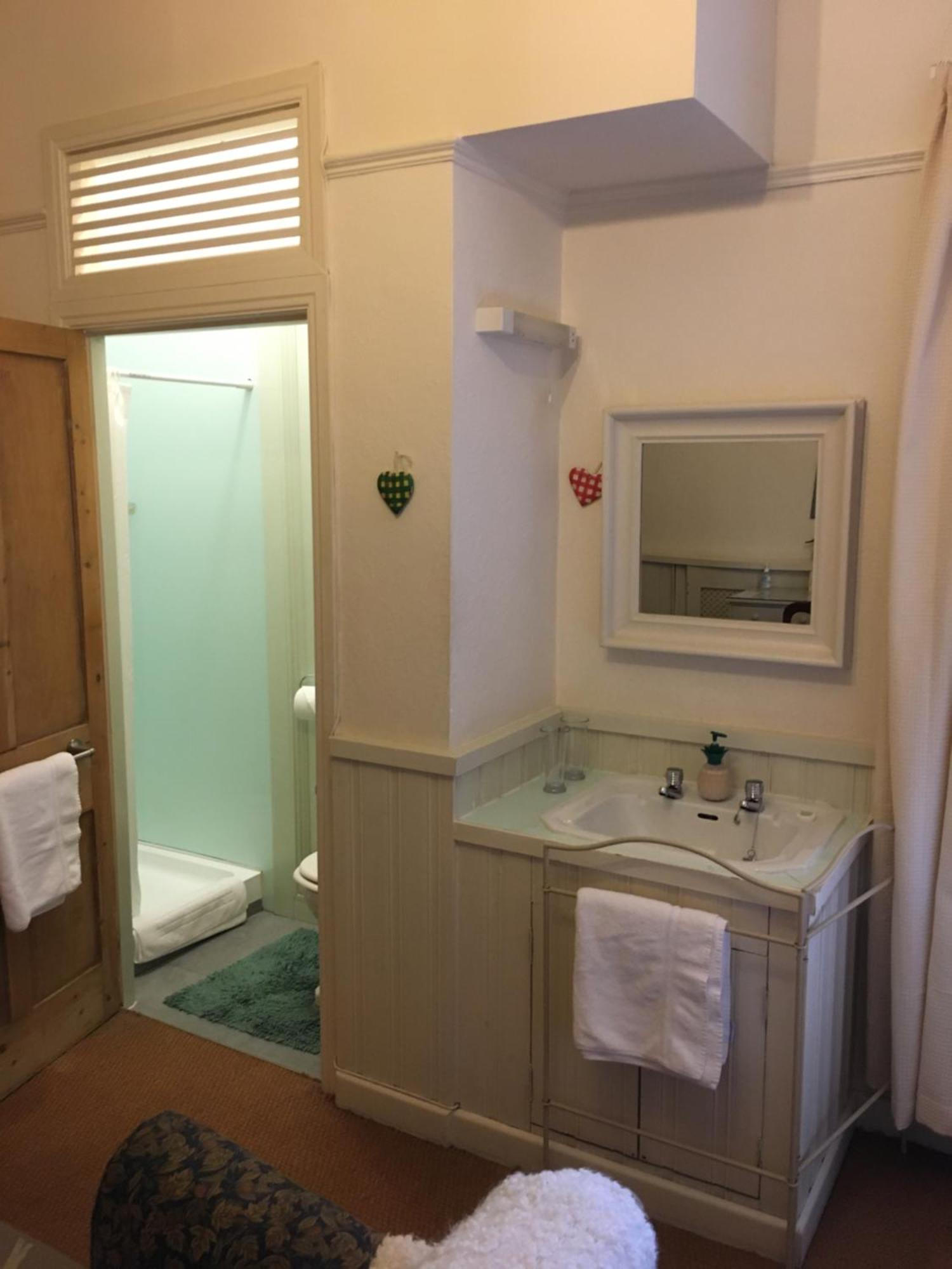 Cornerstones Guest House Sale Extérieur photo