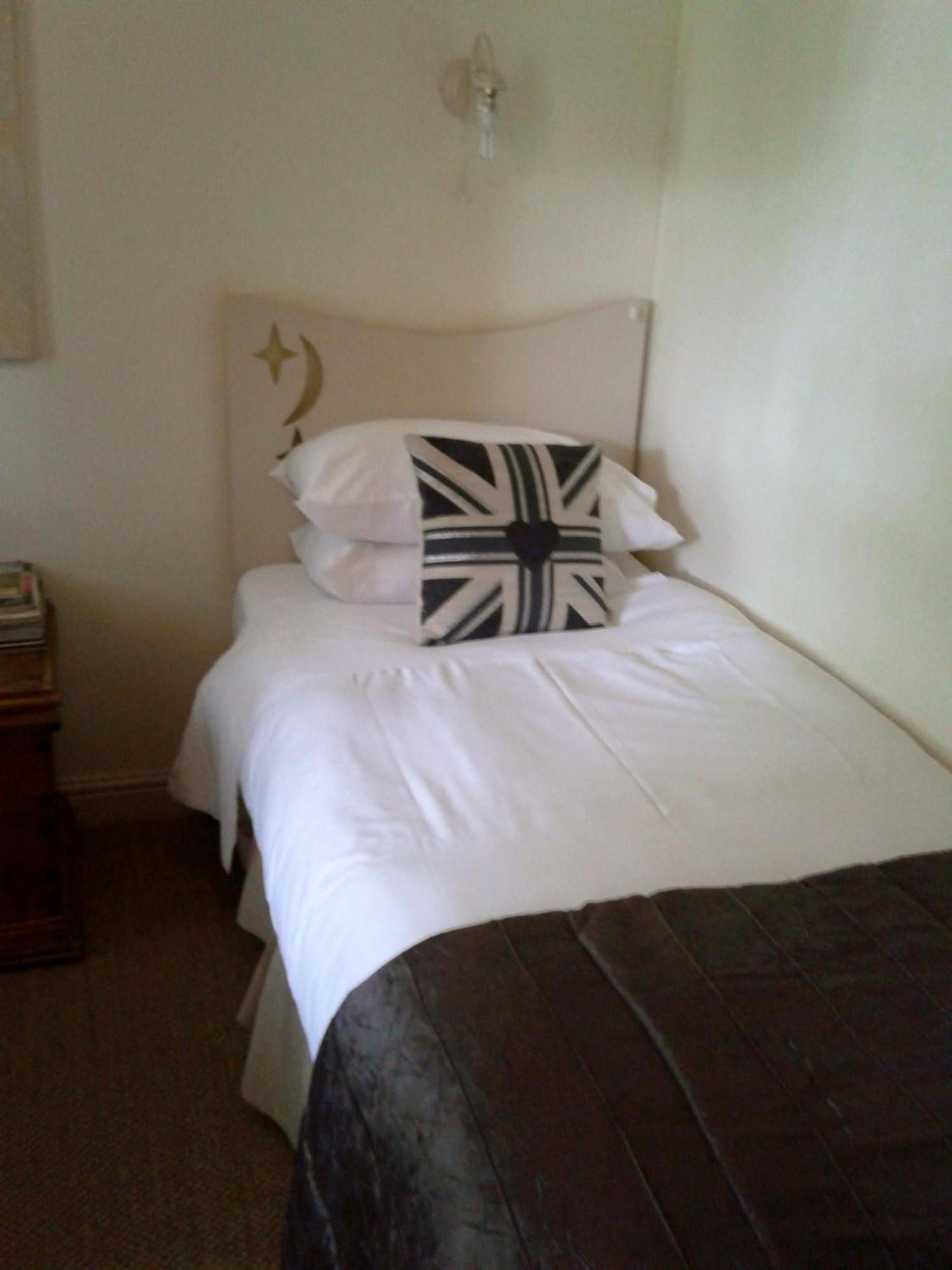 Cornerstones Guest House Sale Extérieur photo